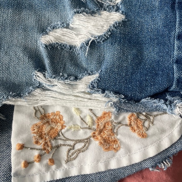 American Eagle Outfitters Pants - American Eagle Hi Rise Festival Midi Jean Shorts floral pockets size 18/20